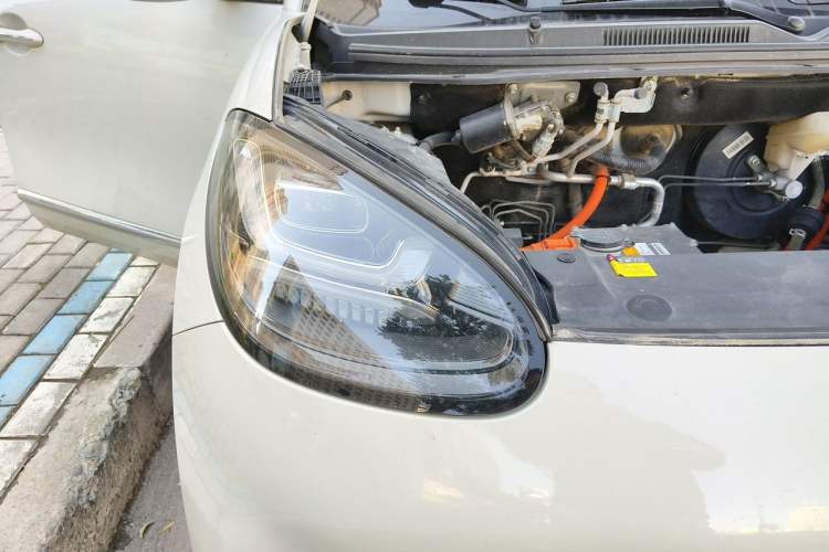 Used Wuling Bingo 2023 333 km Enjoyment Version Right Front Headlight