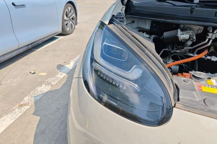 Used Wuling Bingo 2023 333km Enjoy+ Version Right Front Headlight