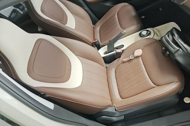 Used Wuling Bingo 2023 203km Comfort Edition Right Front Seat