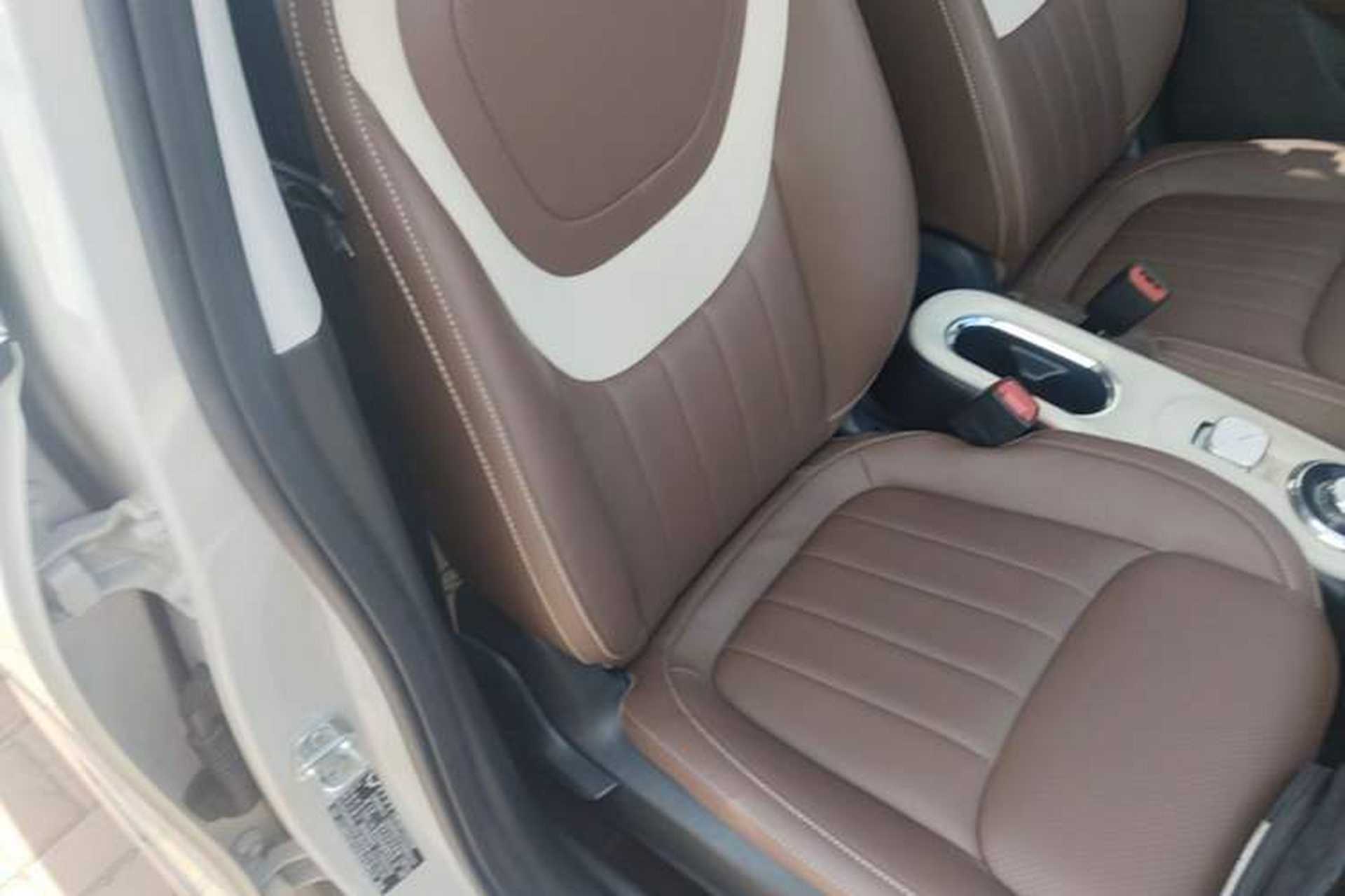 Used Wuling Bingo 2023 333 km Lingxi Connected+ Version Right Front Seat