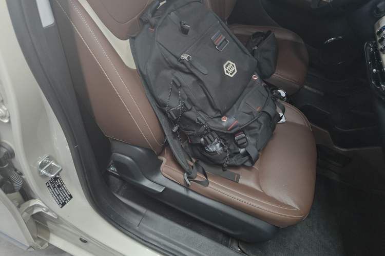 Used Wuling Bingo 2023 333 km Fast-Share Version Right Front Seat