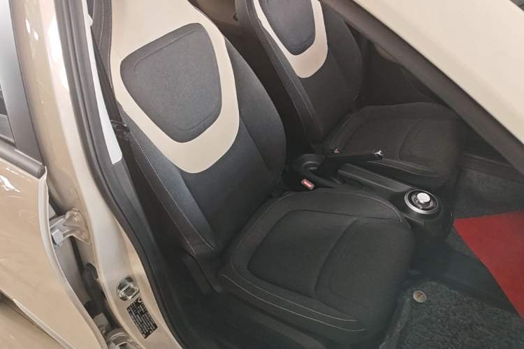 Used Wuling Bingo 2023 333 km Fast-Share Version Right Front Seat