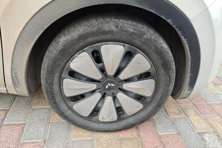 Used Wuling Bingo 2023 333km Enjoy+ Version Right Front Wheel Hub