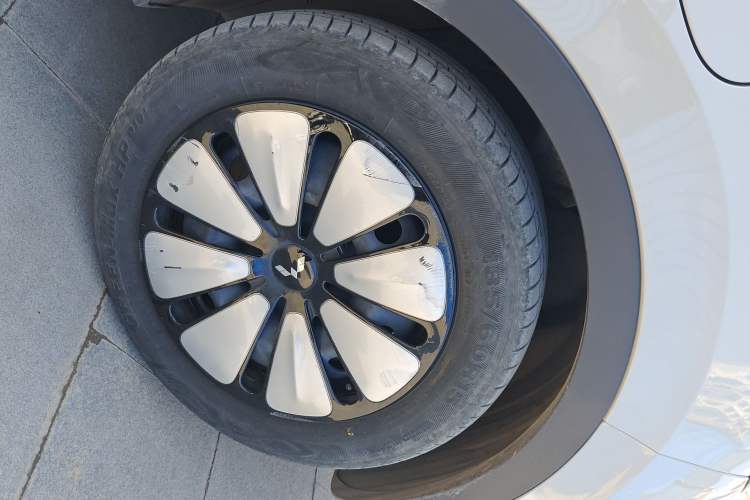 Used Wuling Bingo 2023 333 km Enjoyment Version Right Front Wheel Hub
