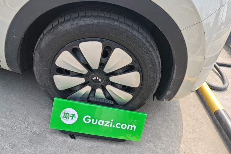 Used Wuling Bingo 2023 333km Enjoy+ Version Right Front Wheel Hub