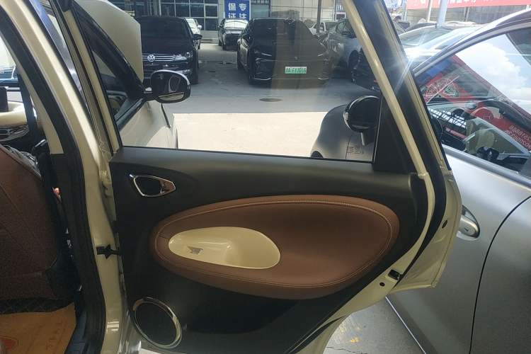 Used Wuling Bingo 2023 333 km Lingxi Connected+ Version Right Rear Door Interior