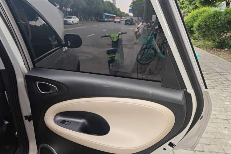 Used Wuling Bingo 2023 333 km Fast-Share Version Right Rear Door Interior