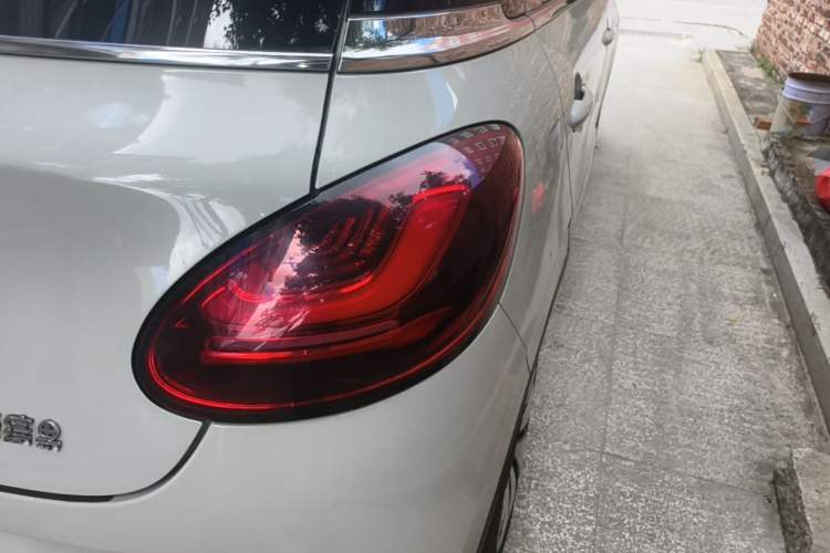 Used Wuling Bingo 2023 333 km Lingxi Connected+ Version Right Rear Taillight