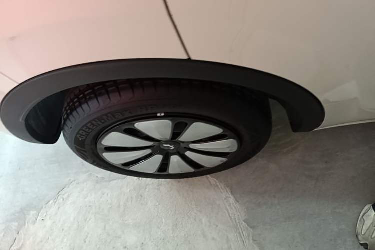Used Wuling Bingo 2023 410 km Lingxi Deluxe Edition Right Rear Wheel Hub