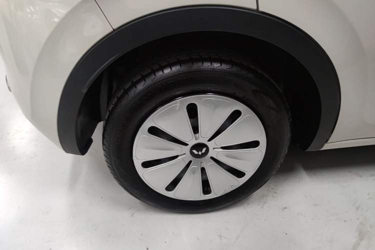 Used Wuling Bingo 2023 203km Light Edition Right Rear Wheel Hub