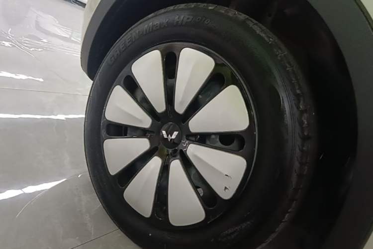 Used Wuling Bingo 2023 333 km Lingxi Connected+ Version Right Rear Wheel Hub