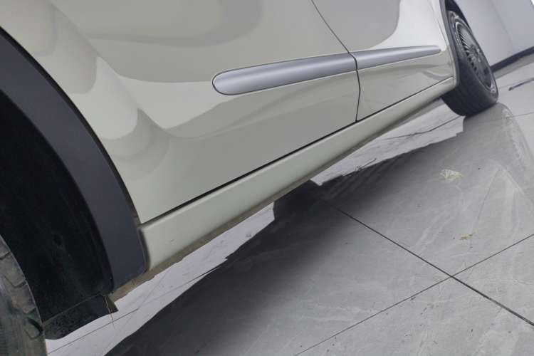 Used Wuling Bingo 2023 203km Light Edition Right Side Sill