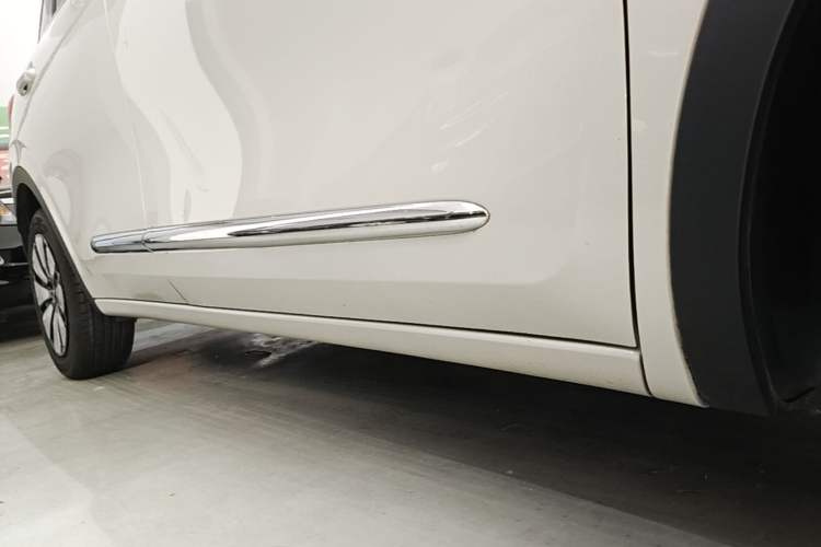 Used Wuling Bingo 2023 203km Comfort Edition Right Side Sill