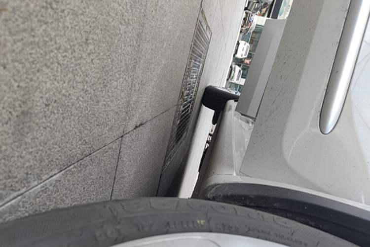 Used Wuling Bingo 2023 203km Light Edition Right Side Sill