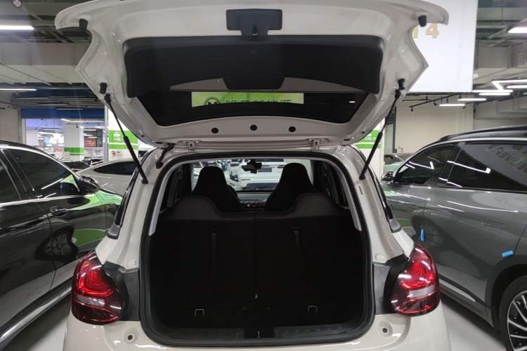 Used Wuling Bingo 2023 203km Light Edition Trunk