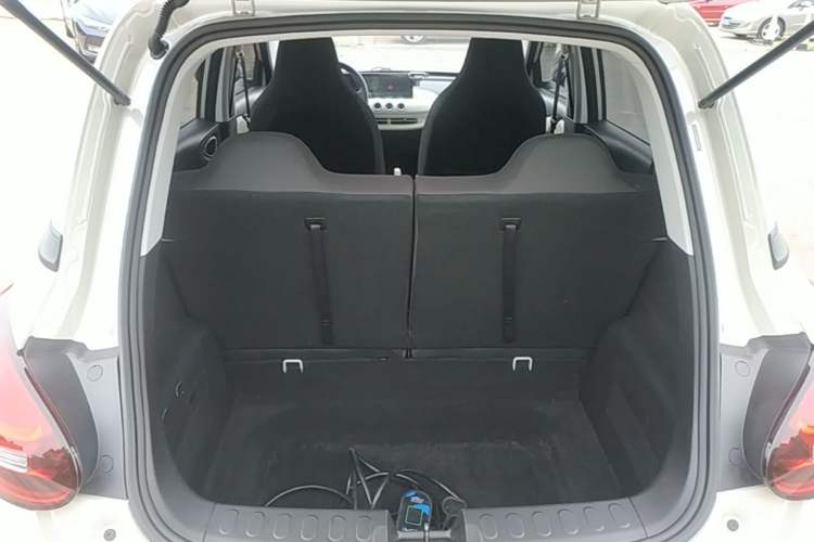 Used Wuling Bingo 2023 203km Light Edition Trunk