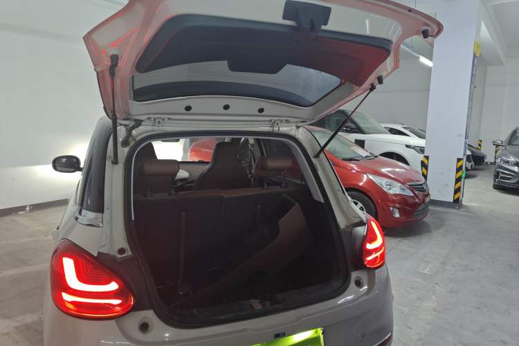 Used Wuling Bingo 2023 333 km Fast-Share Version Trunk