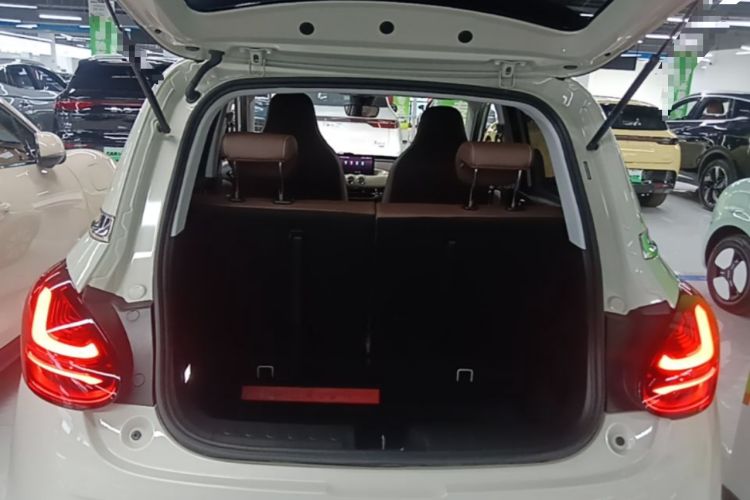 Used Wuling Bingo 2023 333 km Lingxi Connected+ Version Trunk