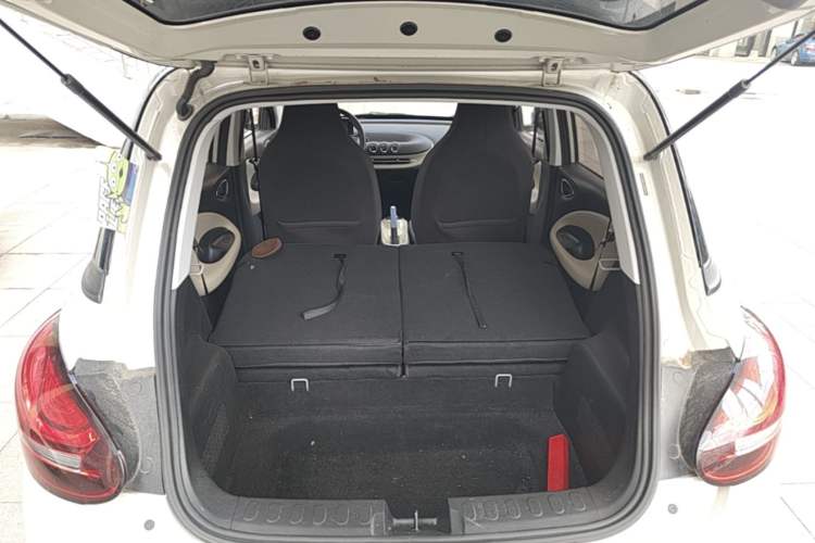 Used Wuling Bingo 2023 203km Light Edition Trunk