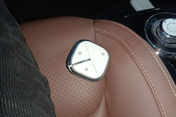 Used Wuling Bingo 2023 333 km Lingxi Connected+ Version Vehicle Key