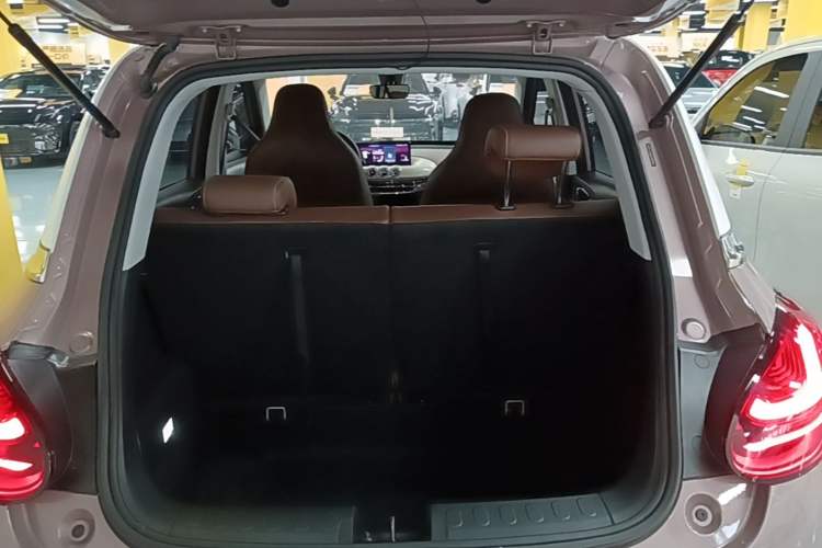 Used Wuling Bingo 2023 333 km Lingxi Connected Version Trunk