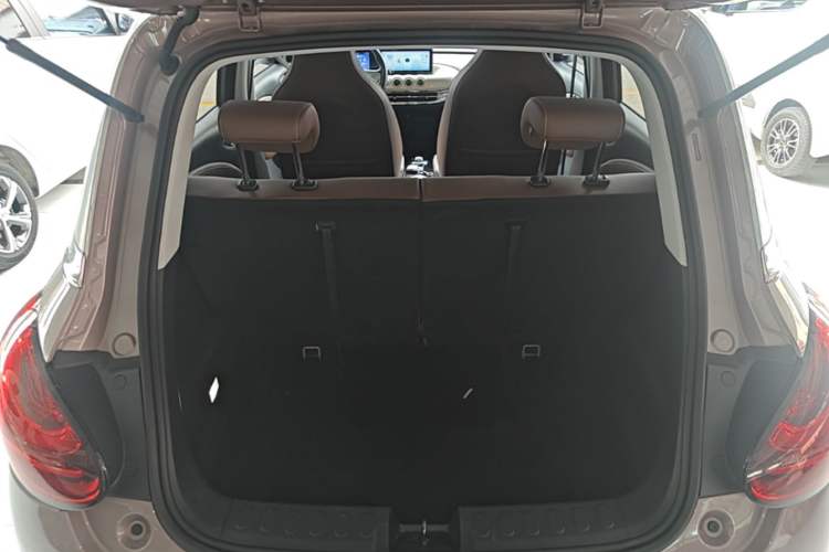 Used Wuling Bingo 2023 333 km Enjoyment Version Trunk