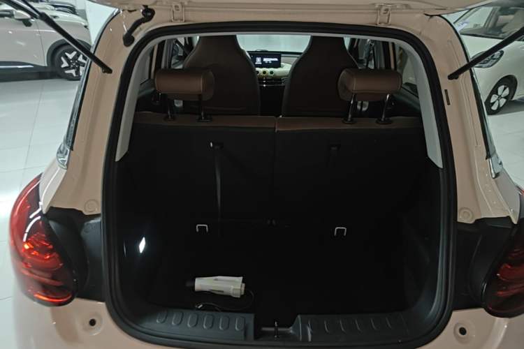 Used Wuling Bingo 2023 333 km Lingxi Connected+ Version Trunk