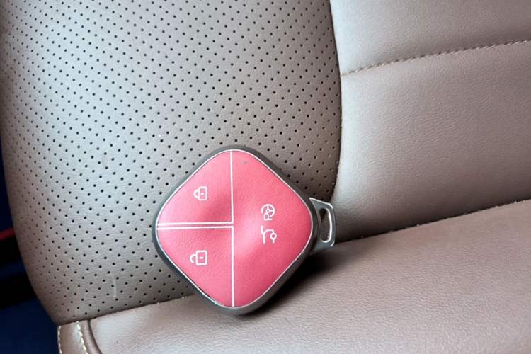 Used Wuling Bingo 2023 333 km Lingxi Connected Version Vehicle Key