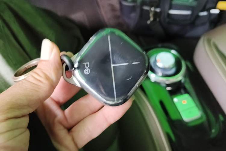 Used Wuling Bingo 2023 333 km Lingxi Connected Version Vehicle Key