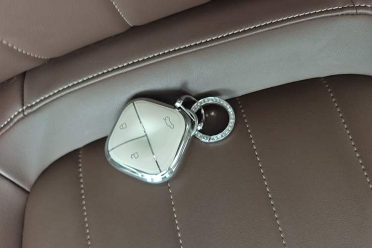 Used Wuling Bingo 2023 333 km Lingxi Connected Version Vehicle Key