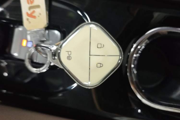 Used Wuling Bingo 2023 333 km Lingxi Connected+ Version Vehicle Key
