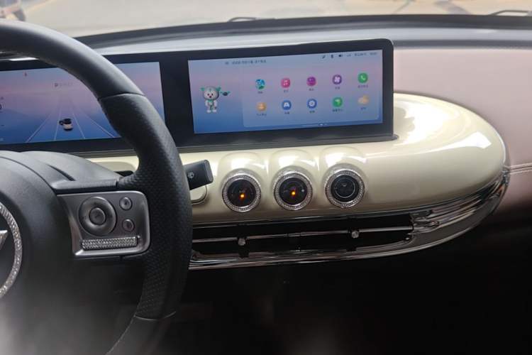 Used Wuling Bingo 2023 333 km Lingxi Connected+ Version Audio And AC Panel