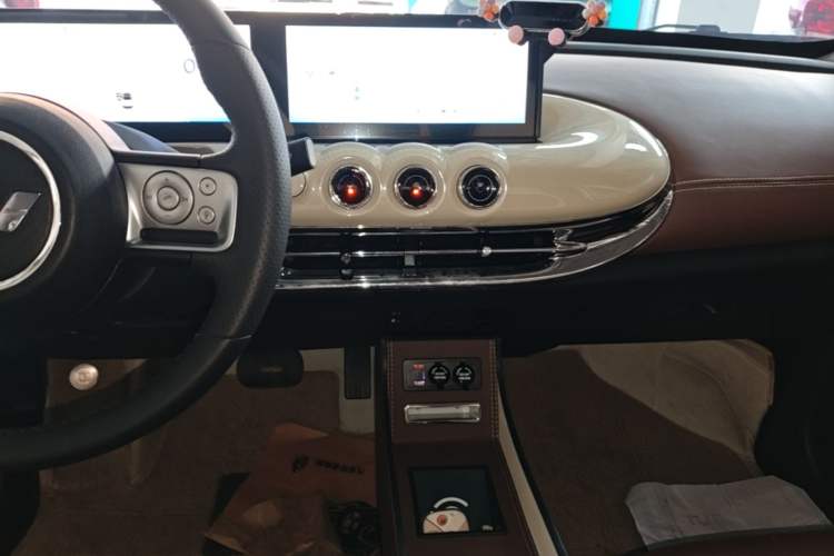 Used Wuling Bingo 2023 333 km Lingxi Connected+ Version Audio And AC Panel