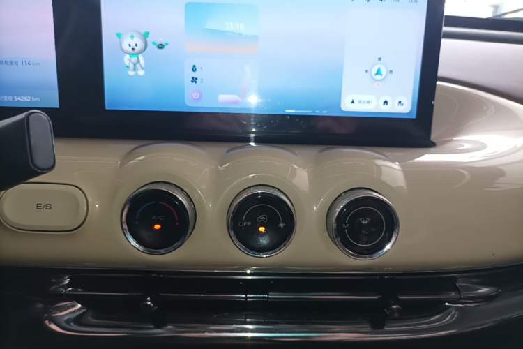 Used Wuling Bingo 2023 333 km Lingxi Connected Version Audio And AC Panel