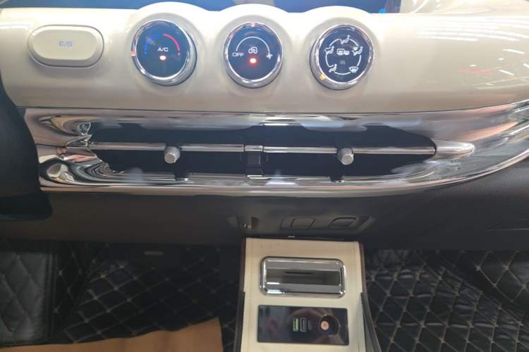 Used Wuling Bingo 2023 333km Enjoy+ Version Audio And AC Panel