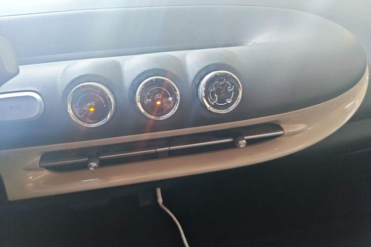 Used Wuling Bingo 2023 203km Comfort Edition Audio And AC Panel