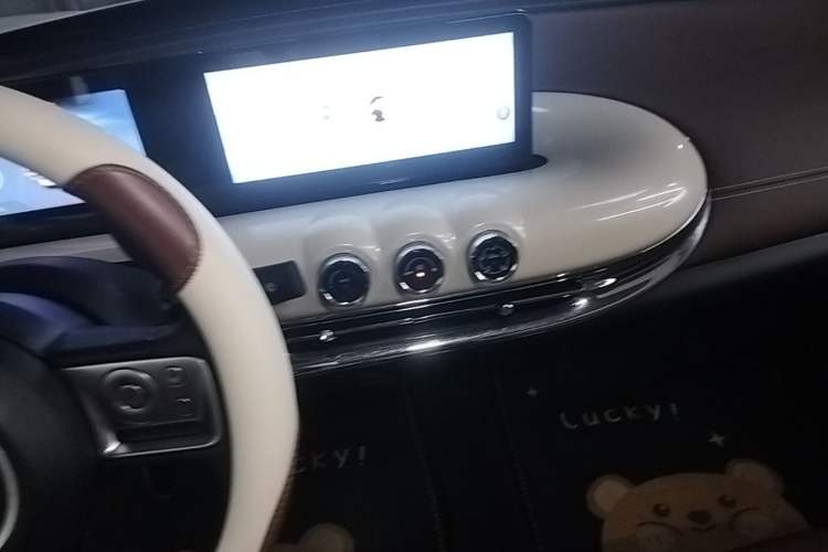 Used Wuling Bingo 2023 333 km Fast-Share Version Audio And AC Panel