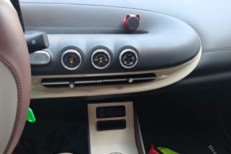 Used Wuling Bingo 2023 203km Light Edition Audio And AC Panel