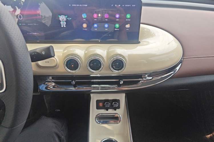Used Wuling Bingo 2023 333 km Lingxi Connected+ Version Audio And AC Panel