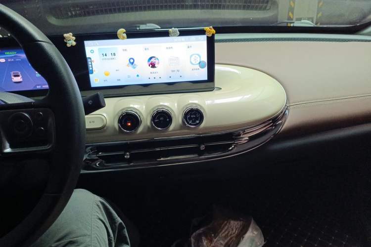 Used Wuling Bingo 2023 203km Comfort Edition Audio And AC Panel