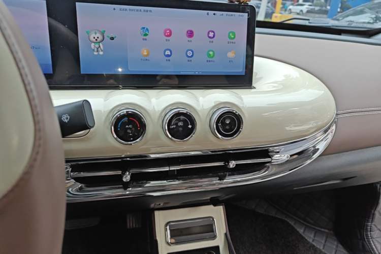 Used Wuling Bingo 2023 333 km Lingxi Connected Version Audio And AC Panel