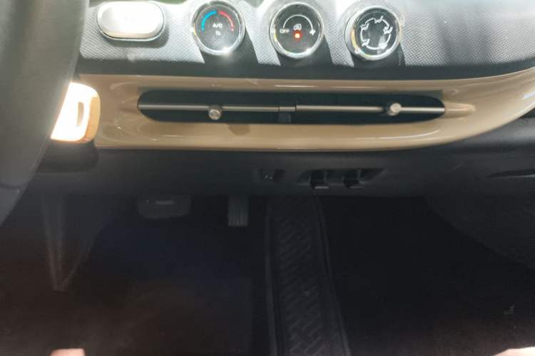 Used Wuling Bingo 2023 203km Light Edition Audio And AC Panel