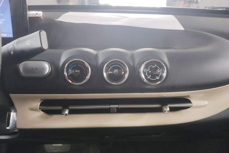 Used Wuling Bingo 2023 203km Light Edition Audio And AC Panel