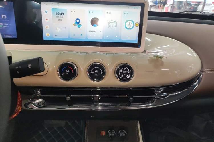 Used Wuling Bingo 2023 203km Comfort Edition Audio And AC Panel
