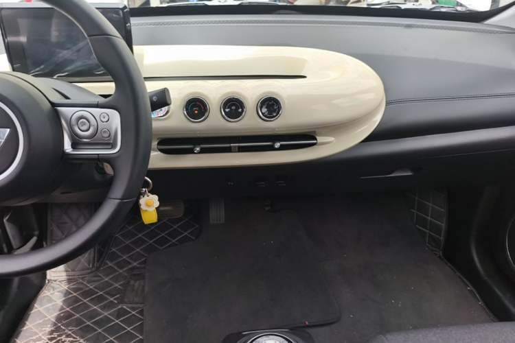 Used Wuling Bingo 2023 333 km Fast-Share Version Audio And AC Panel