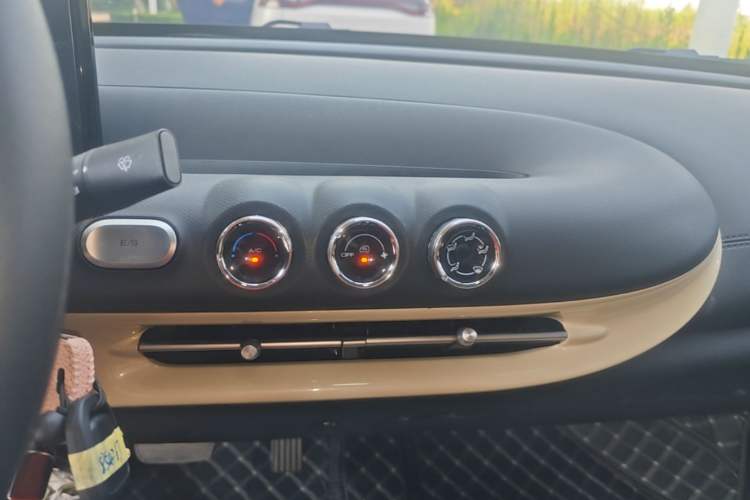 Used Wuling Bingo 2023 203km Light Edition Audio And AC Panel