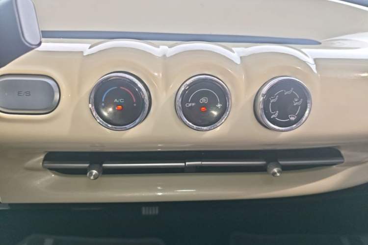 Used Wuling Bingo 2023 203km Light Edition Audio And AC Panel