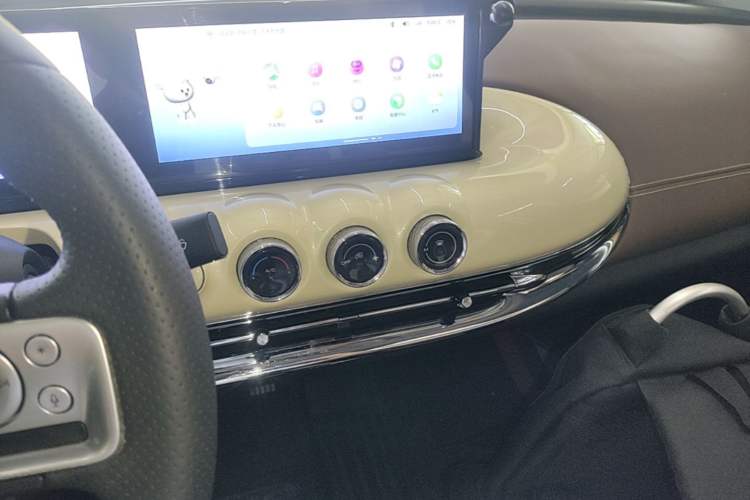 Used Wuling Bingo 2023 410 km Lingxi Deluxe Edition Audio And AC Panel