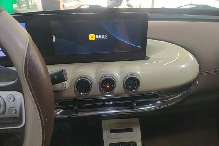 Used Wuling Bingo 2023 203km Comfort Edition Audio And AC Panel