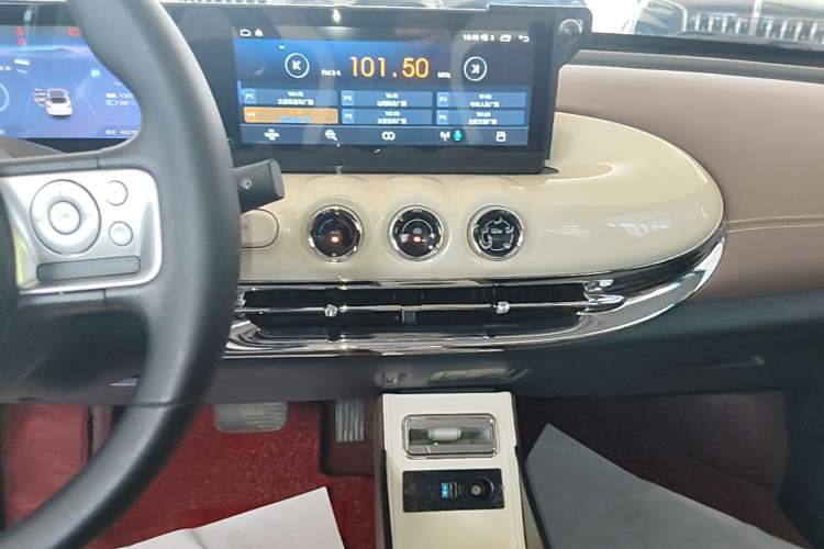 Used Wuling Bingo 2023 333 km Enjoyment Version Audio And AC Panel